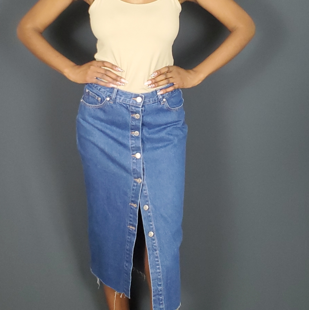 Medium pull and bear denim skirt